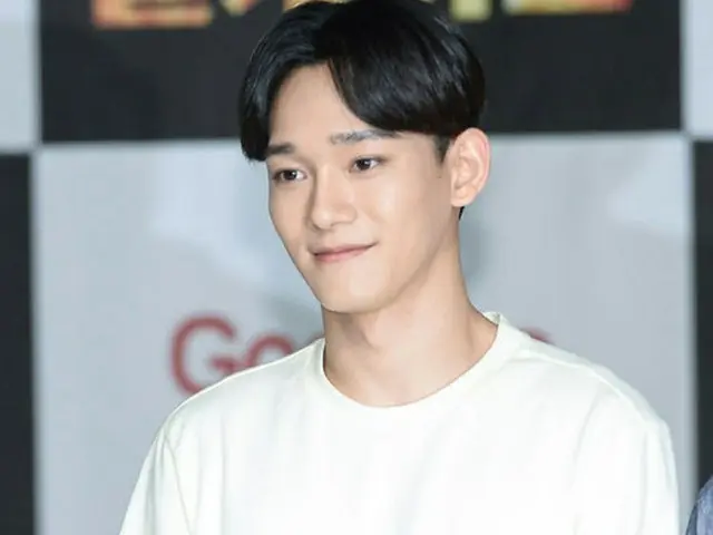 EXO」CHEN（チェン）、プライベート写真流出か？女性と密着スキンシップ写真が話題に（提供:OSEN）
