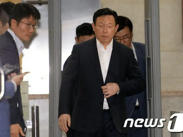 ”ロッテ裏金疑惑”韓国ロッテ会長が出廷 「法廷ですべてを明らかに」