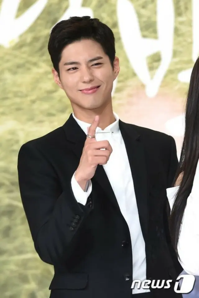 韓国俳優パク・ボゴムの「光化門でファンサイン会開催」という公約は実行されるのだろうか。（提供:news1）