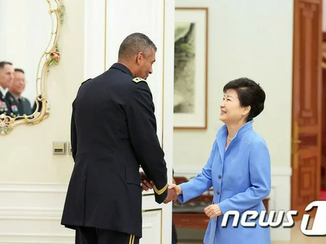 韓国の朴槿恵（パク・クネ）大統領は30日、駐韓米軍将軍を大統領府に招請し、昼食を共にしながら北朝鮮核対応のための米韓同盟を再確認する。
