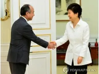 ［写真］ソフトバンクの孫正義社長　朴大統領と会談