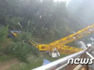 強風で屋上から落下・クレーン車直撃で2人死亡…台風18号＝韓国