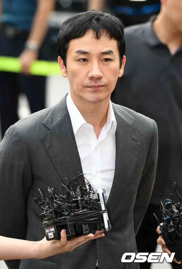 韓国俳優オム・テウン（42）側が売春疑惑に関して「事実ではなく、告訴人側が恐喝や脅迫をする集団」と反発した。