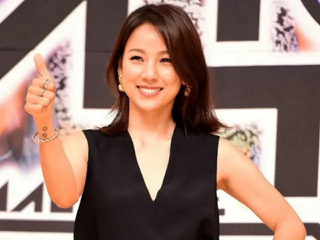 韓国歌手イ・ヒョリ（37）ががキム・ヒョンソク作曲家と音楽制作について論議中だ。カムバック時期は決定していない。