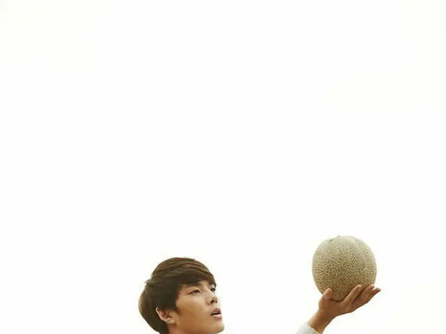 ミュージカル「僕らのイケメン青果店」に出演し、ユンミン役を演じる「CROSS GENE」のヨンソク。(提供:news1)