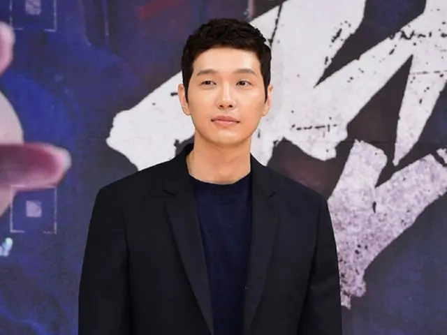 韓国俳優チ・ヒョヌ側が最近、手首の手術を受けたことに対し「回復中」と明らかにした。（提供:OSEN）