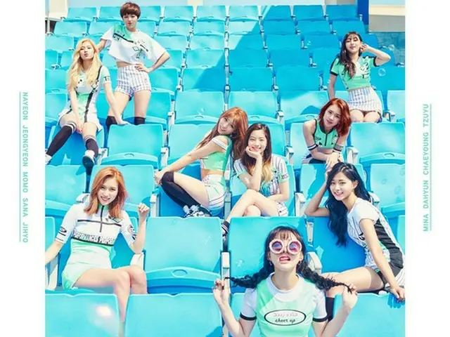 韓国ガールズグループ「TWICE」の「CHEER UP」がgaonチャート2016年ストリーミング累積1位に輝いた。（提供:news1）