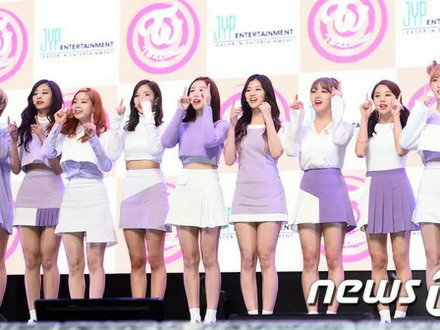 「TWICE」の新曲「TT」MV、40時間で再生数1000万回突破！（提供:news1）