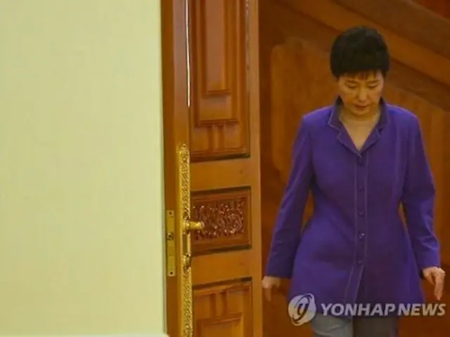 硬い表情の朴大統領＝（聯合ニュース）