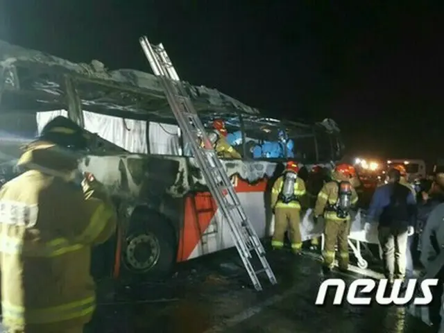 ＜韓国観光バス炎上事故＞バス運転手を拘束…“スピード・無理な割り込み”原因（提供:news1）