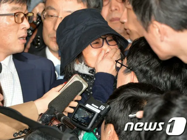 検察に出頭した朴大統領の親友、「罪を犯した…許してほしい」（提供:news1）