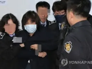 大統領親友の国政介入疑惑　在外公館に各国への説明指示＝韓国外相