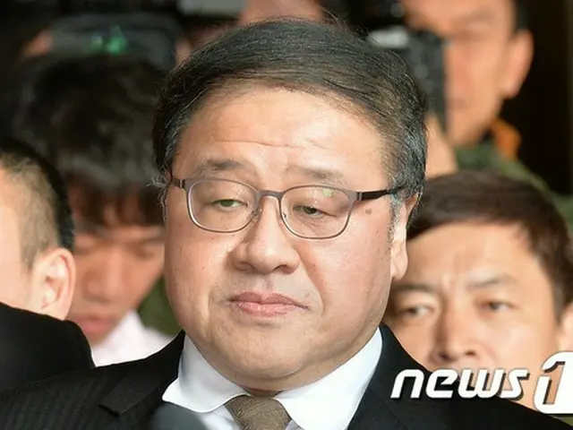 韓国の安鍾範（アン・ジョンボム）前大統領府政策調整首席秘書官が、富栄グループ会長のイ・ジュングン氏に会い、Kスポーツ財団への追加支援を議論していたという疑惑が浮上した。（提供:news1）