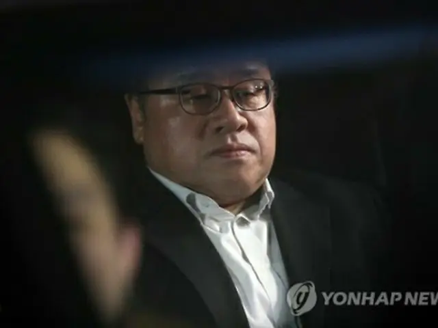 ３日未明、取り調べを終えて拘置所に移送される安氏＝（聯合ニュース）