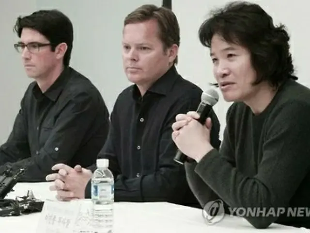 イ副社長（右端）とビブ・ラブズ関係者（サムスン電子提供）＝ソウル（聯合ニュース）