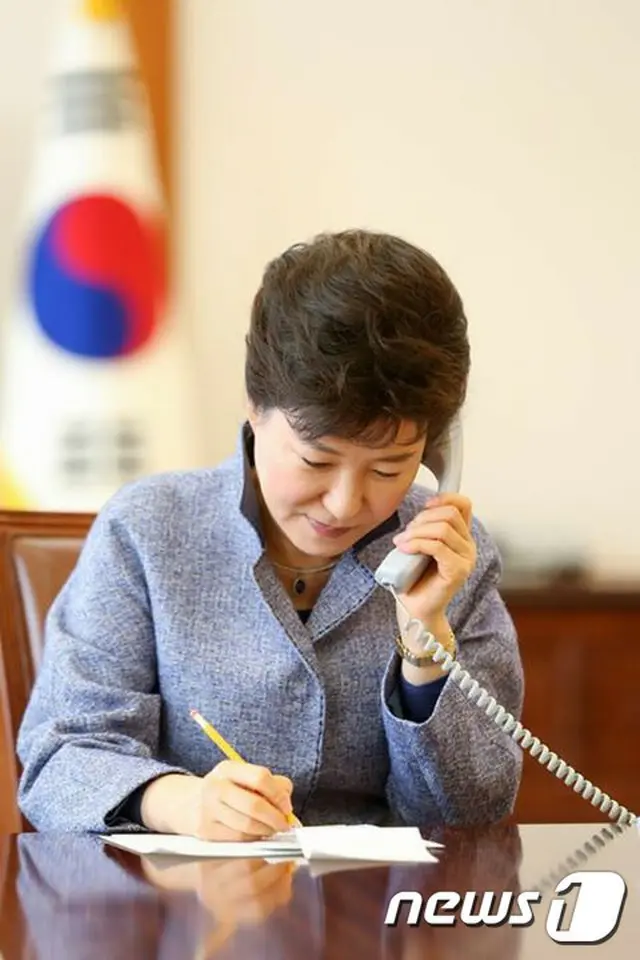 韓国の朴槿恵（パク・クネ）大統領と米大統領選で勝利したドナルド・トランプ氏が10日、初の電話会談をおこない、韓米同盟の強化に共感を示したことが分かった。