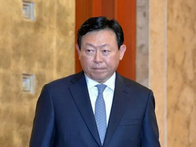 ロッテ会長、きょう日本から帰国…朴大統領との単独面会疑惑で検察召喚＝韓国（提供:news1）