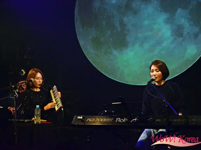 【公演レポ】韓国女性デュオ「OKDAL」（屋上月光）、緊張するとしながらも透き通るような歌声でファンを魅了