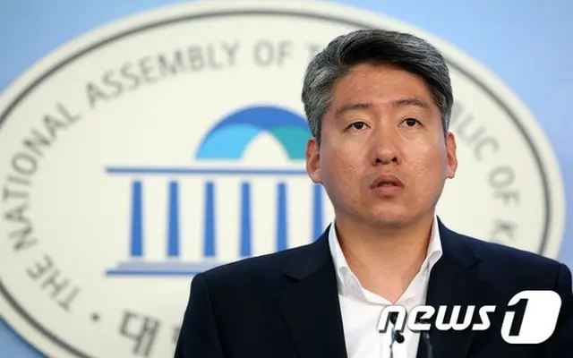 韓国・国民の党は15日、「国会で国民年金やサムスン、崔順実（チェ・スンシル）の共謀有無を明らかにし、責任者処罰に最善を尽くすことを約束する」と強調した。