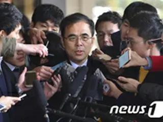 ”崔順実（チェ・スンシル）疑惑”の文化体育観光部前次官、検察に出頭 「誠実に聴取を受ける」