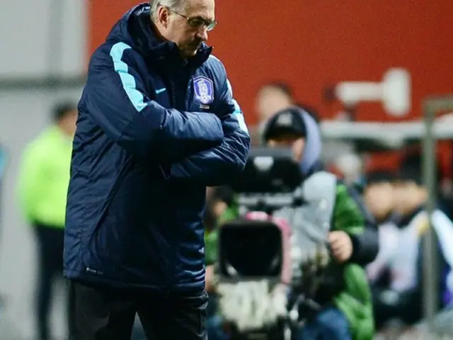 サッカー韓国代表シュティーリケ監督、峠は越えても”非難終息”はできず