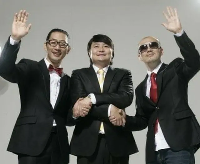 韓国の男性グループ「DJ DOC」が現時局を批判する内容の新曲「受取人明確（ミスパク）」を26日、ソウル・光化門（クァンファムン）集会で披露する予定だ。（提供:OSEN）