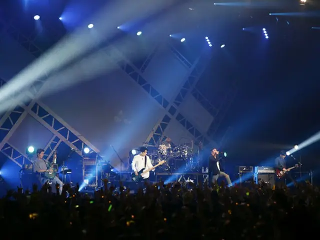 「FTISLAND」、進化し続ける5人のエナジーに3千人が一体になった熱狂の豊洲PIT！WOWOWで12月4日に独占放送！