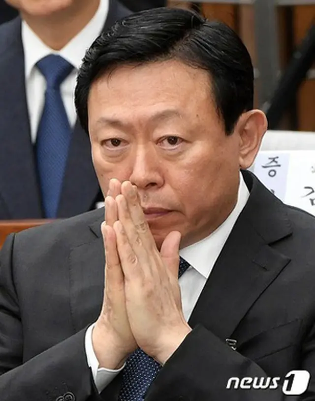 ロッテグループの重光昭夫（韓国名:シン・ドンビン）会長は「崔順実（チェ・スンシル）ゲート」と関連した70億ウォン（約6億8000万円）拠出の事実について「賄賂ではない」と6日、明らかにした。