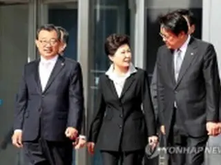 朴大統領が与党代表らと会談　弾劾阻止へ最後の訴え