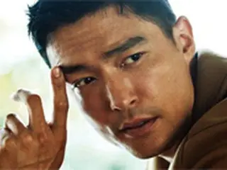 “米ドラマ撮影中”ダニエル・ヘニー、共演ゲイリー・シニーズについて「お隣さんのようなイメージ」