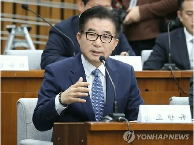 聴聞会で証言する趙澣圭氏＝１５日、ソウル（聯合ニュース）