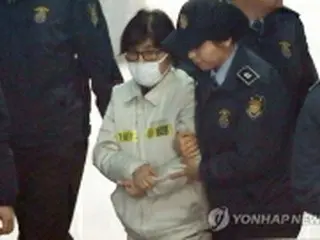 韓国国政介入事件　崔被告の初公判始まる＝本人出廷