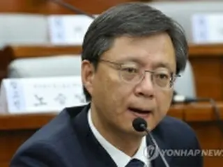 疑惑解明の鍵握る元秘書官「朴大統領を尊敬」　崔被告は「知らない」