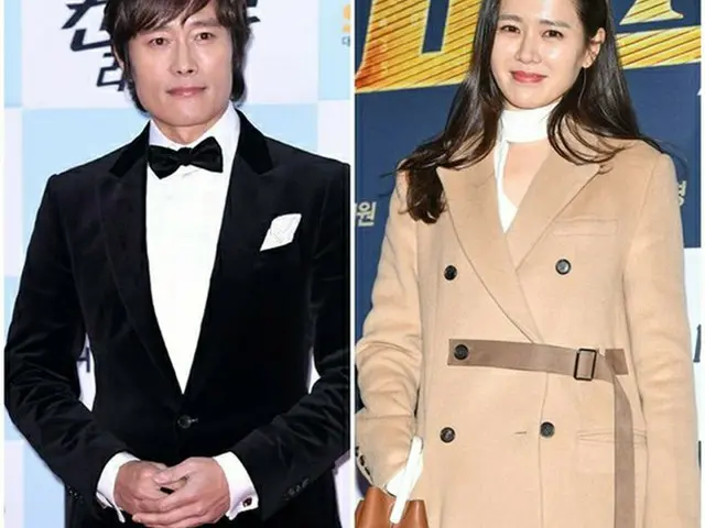 俳優イ・ビョンホンと女優ソン・イェジンが27日、世宗大学でおこなわれた「第53回大鐘賞映画祭」で主演賞を受賞した。（提供:OSEN）