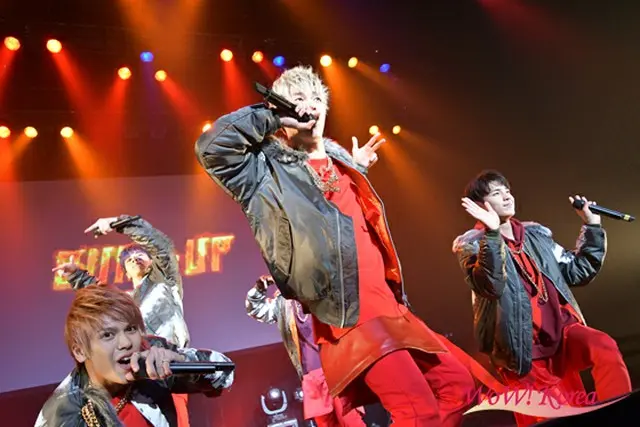 「BEE SHUFFLE」