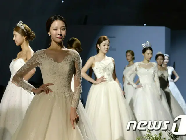 結婚したら”50万ウォン税額控除”、租特法改正案を国会提出へ＝韓国