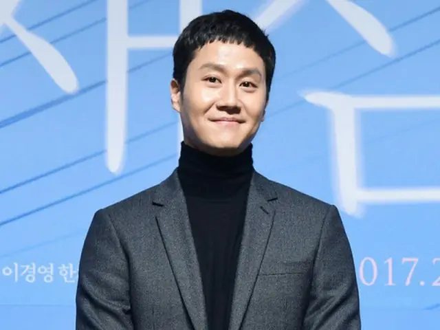 韓国俳優チョンウが映画「再審」の撮影中に負傷していたと明かした。（提供:news1）