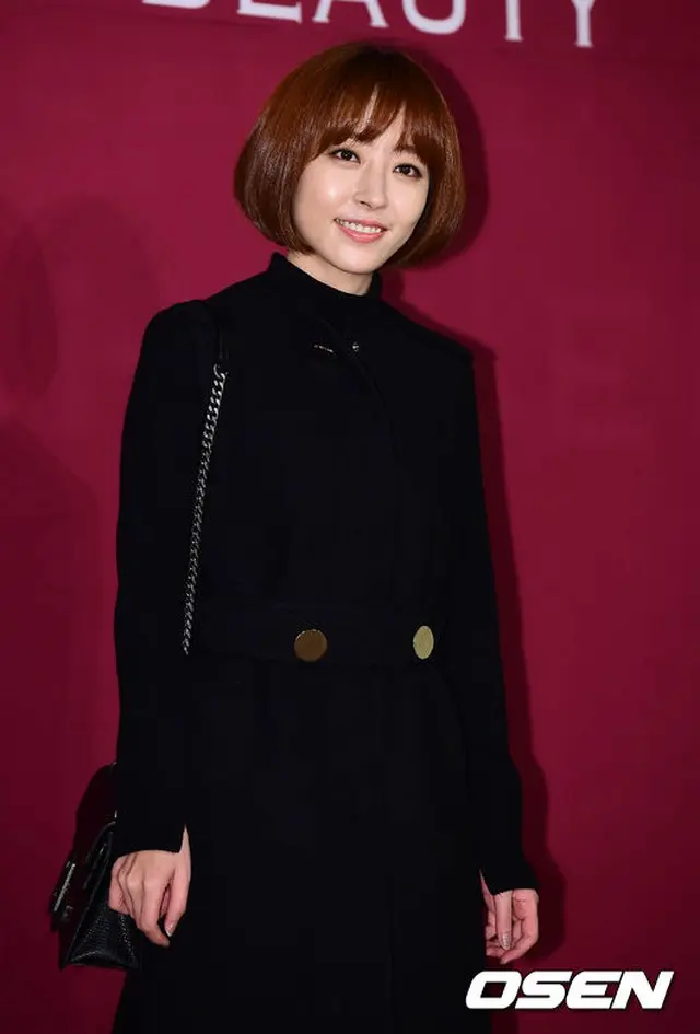 韓国女優シム・ウンジン（35）がグアム旅行中に窃盗被害に遭った。所属事務所側は「警察調査中」と明らかにした。