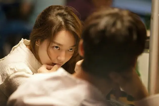 韓国女優シン・ミナ（32）の劇中の泥酔演技シーンが公開された。（提供:OSEN）