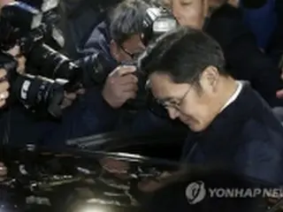 特別検察がサムスントップ逮捕状請求先送り　あす有力