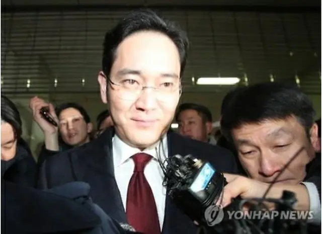 李在鎔サムスン電子副会長。裁判所は１８日に李氏を立ち会わせ逮捕状を発付するかどうかの審査を行う（資料写真）＝（聯合ニュース）