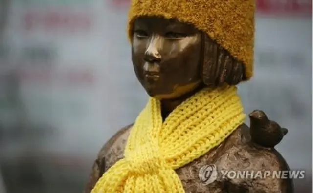 韓国の各地に慰安婦被害者を象徴する少女像が設置されている。ソウルの日本大使館前の像（資料写真）＝（聯合ニュース）