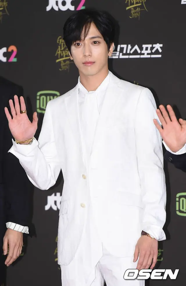 韓国人気バンド「CNBLUE」のジョン・ヨンファが旧正月のバラエティ番組で自宅を公開する（提供:OSEN）