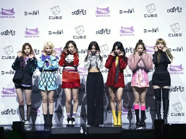 「CLC」左からウンビン、エルキー、イェウン、ソン、スンヨン、ユジン、スンヒ（C）CUBE ENTERTAINMENT