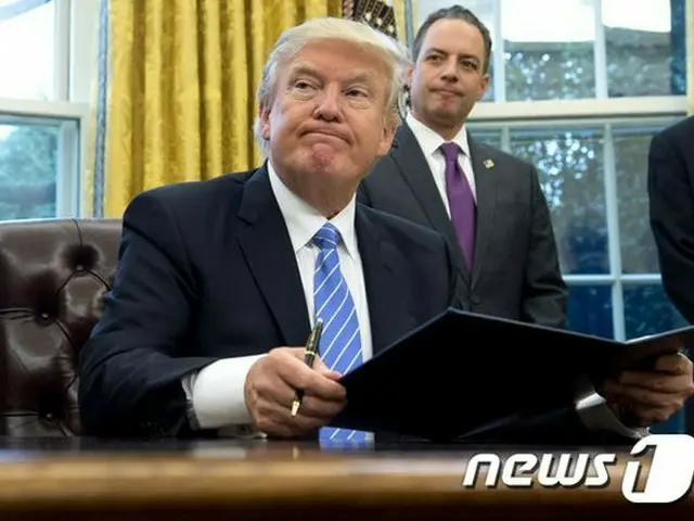 トランプ大統領、使用スマホは2012年発売のギャラクシーS3