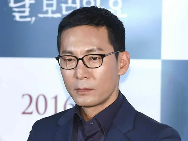 「浪漫ドクター キム・サブ」のト院長役をリアルに演じた韓国俳優チェ・ジノ（48）がトビスメディアと専属契約を結んだ。