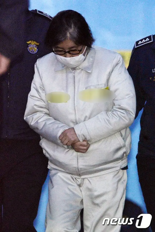 パク・ヨンス特別検察官チームは30日、韓国・国政不正介入の主犯格・崔順実（チェ・スンシル）被告がミャンマー援助事業に介入した情況を新たに捉え、捜査に乗り出した。