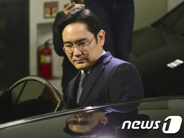 サムスン副会長、15時間の特検調査…賄賂容疑で＝韓国（提供:news1）