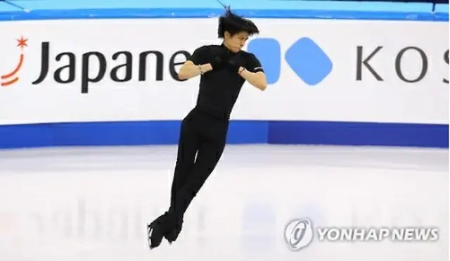 平昌五輪の会場で４回転２０１４年ソチ五輪フィギュアスケート男子の金メダリスト、羽生結弦が２０１８年平昌五輪の会場となる江陵アイスアリーナのリンクに立った。羽生は１６日に開幕する同五輪のテスト大会を兼ねた四大陸選手権に出場する。日本からも多く