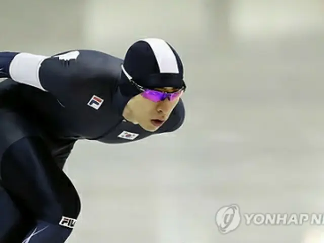 男子１万メートルで優勝した李＝２２日、帯広（聯合ニュース）